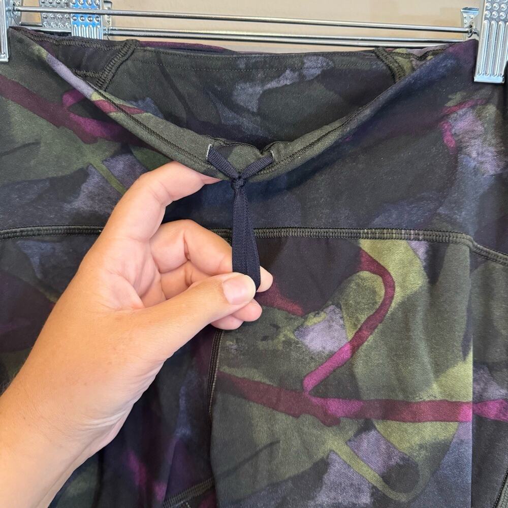 Lululemon Capri Leggings Green 8 - Picture 7 of 7